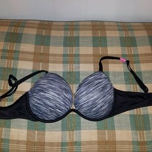 Push up/adds 2 sizes Victoria secret bra